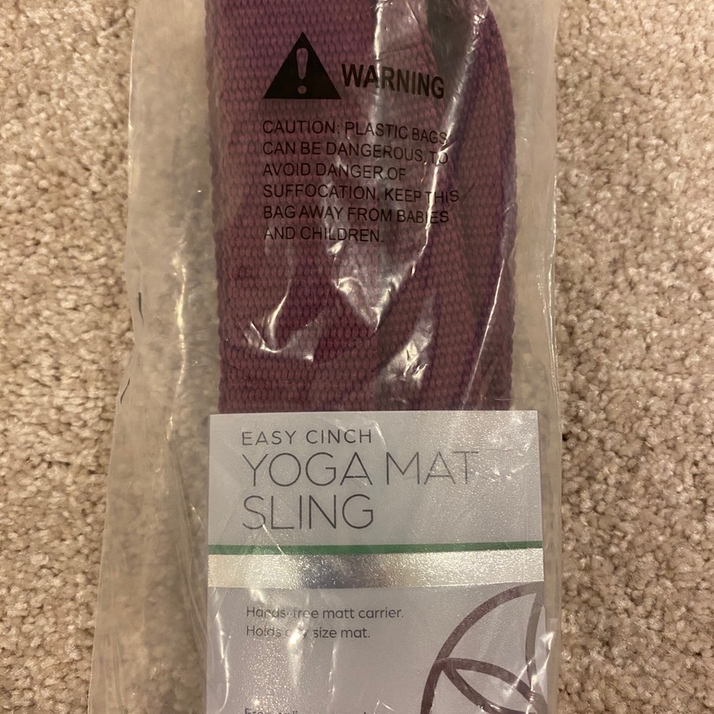 New/Unopened- Gaiam Mulberry Yoga May Straps/Carrier